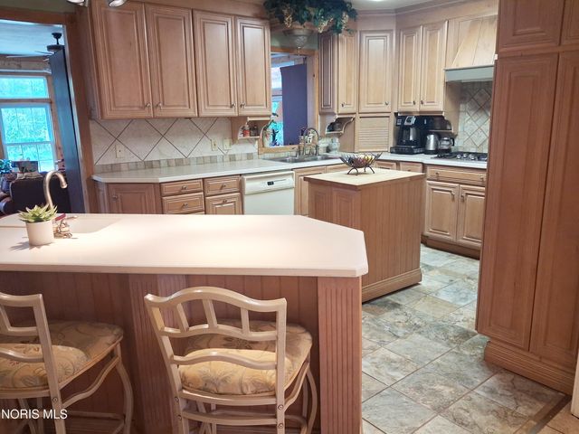 10112 Maumee Western Road, Monclova, OH 43542