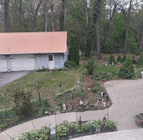 10112 Maumee Western Road, Monclova, OH 43542