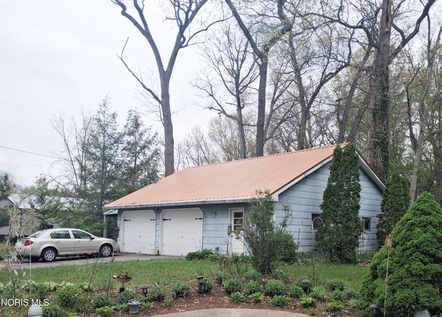 10112 Maumee Western Road, Monclova, OH 43542