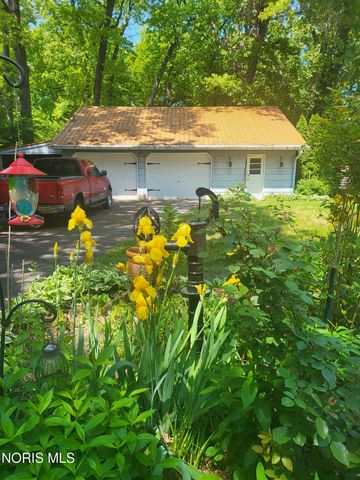 10112 Maumee Western Road, Monclova, OH 43542