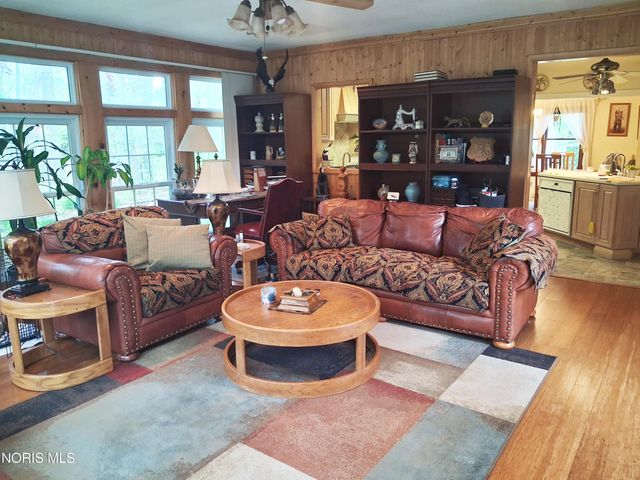 10112 Maumee Western Road, Monclova, OH 43542
