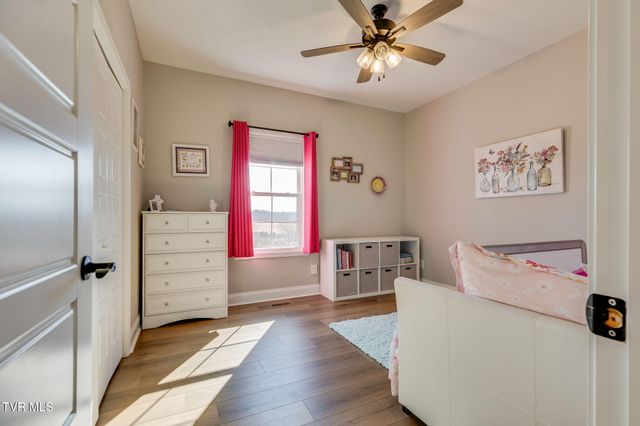 1492 Orchard View Lane, Piney Flats, TN 37686