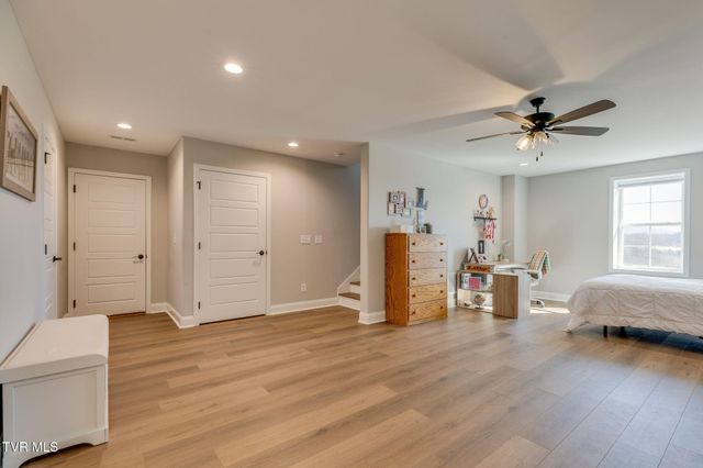 1492 Orchard View Lane, Piney Flats, TN 37686