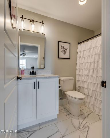 1492 Orchard View Lane, Piney Flats, TN 37686