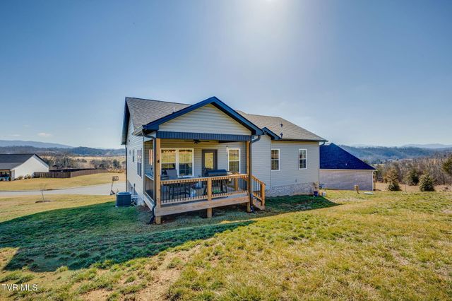 1492 Orchard View Lane, Piney Flats, TN 37686