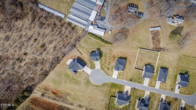 1492 Orchard View Lane, Piney Flats, TN 37686