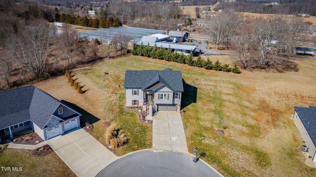 1492 Orchard View Lane, Piney Flats, TN 37686