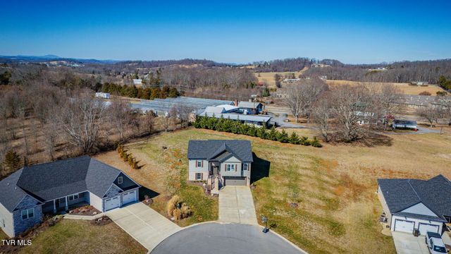 1492 Orchard View Lane, Piney Flats, TN 37686
