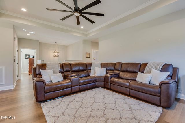 1492 Orchard View Lane, Piney Flats, TN 37686