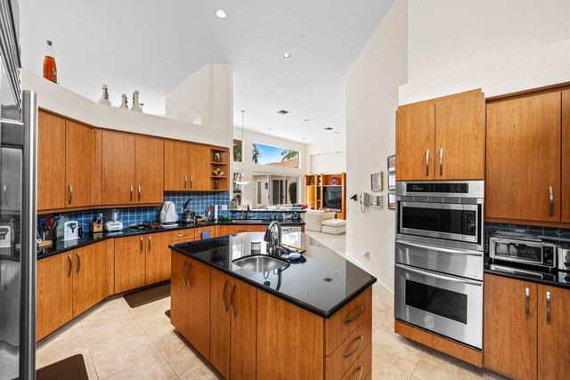 5785 Regency Circle E, Boca Raton, FL 33496