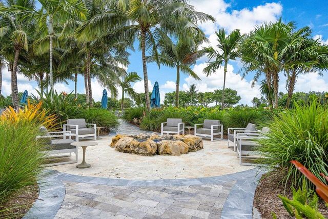 5785 Regency Circle E, Boca Raton, FL 33496