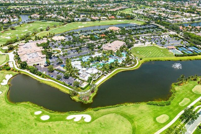 5785 Regency Circle E, Boca Raton, FL 33496