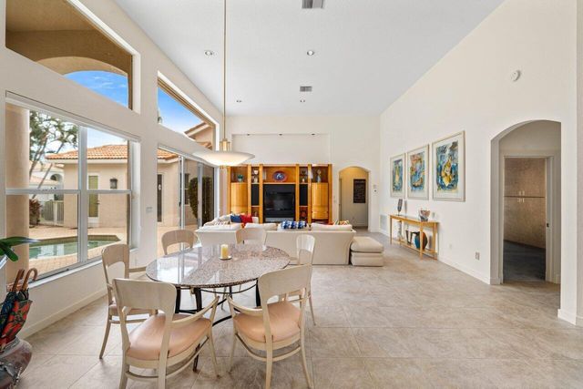 5785 Regency Circle E, Boca Raton, FL 33496