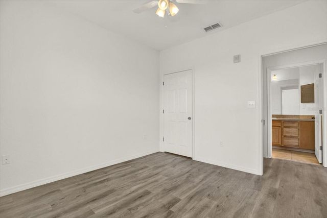 10201 COURTNEY PALMS BOULEVARD 304, Tampa, FL 33619