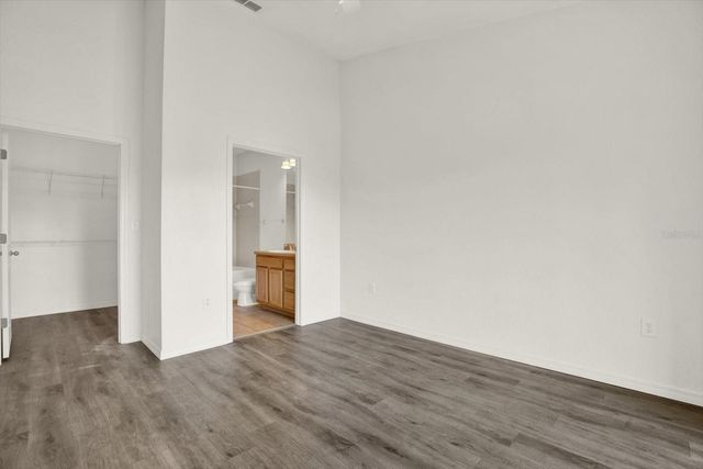 10201 COURTNEY PALMS BOULEVARD 304, Tampa, FL 33619