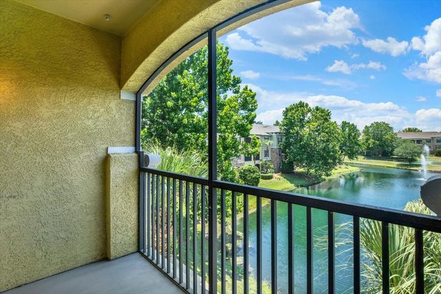 10201 COURTNEY PALMS BOULEVARD 304, Tampa, FL 33619