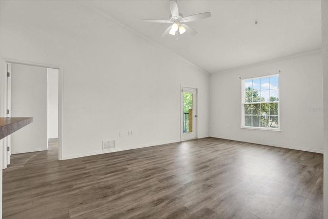 10201 COURTNEY PALMS BOULEVARD 304, Tampa, FL 33619