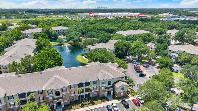 10201 COURTNEY PALMS BOULEVARD 304, Tampa, FL 33619
