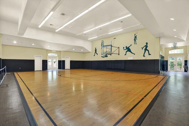 10201 COURTNEY PALMS BOULEVARD 304, Tampa, FL 33619