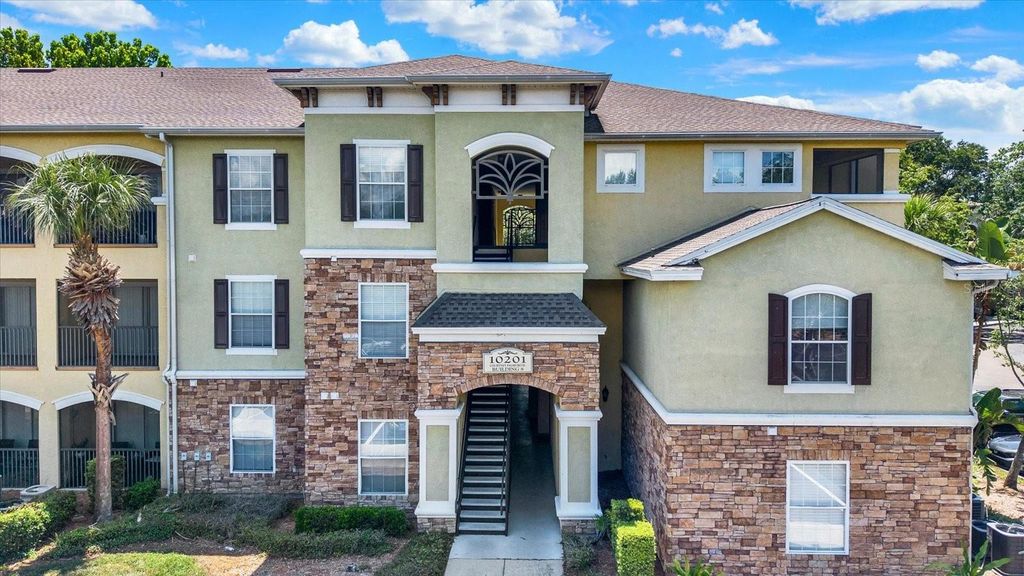 10201 COURTNEY PALMS BOULEVARD 304, Tampa, FL 33619