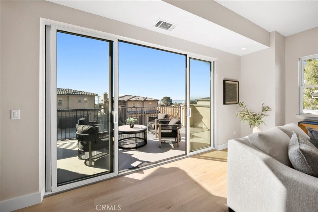 Image 10 of property listing at 2732 Barcelona Street, Pismo Beach, CA 93449