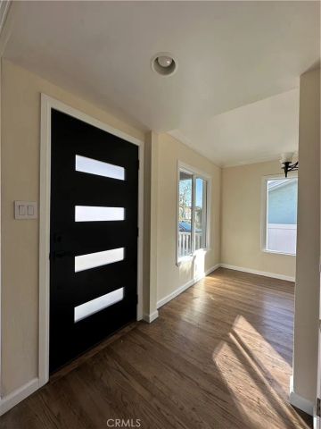 6447 Balcom, Reseda, CA 91335