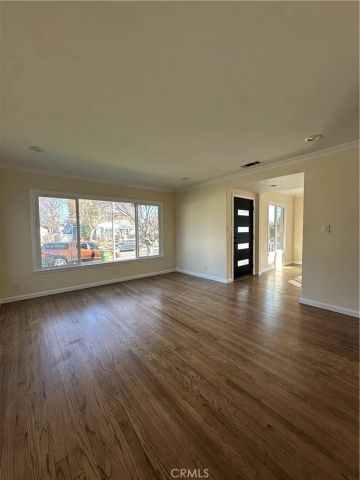 6447 Balcom, Reseda, CA 91335