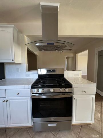 6447 Balcom, Reseda, CA 91335