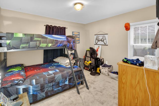 4 Old Fort Avenue, Rotterdam, NY 12306