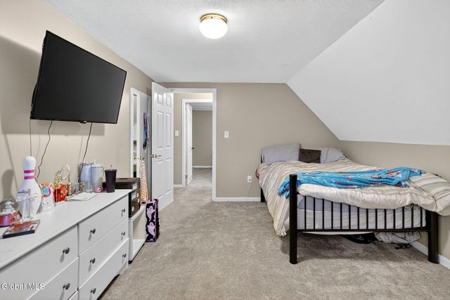 4 Old Fort Avenue, Rotterdam, NY 12306