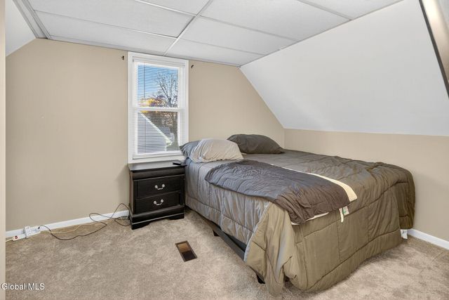 4 Old Fort Avenue, Rotterdam, NY 12306