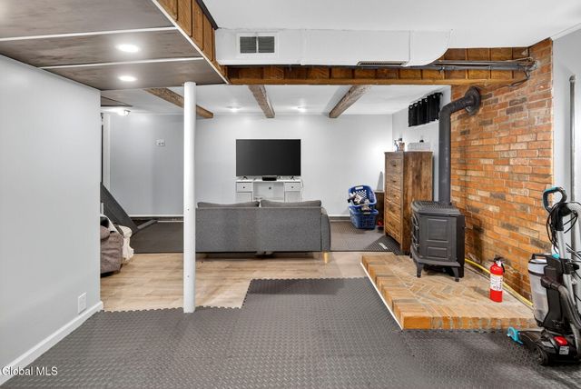 4 Old Fort Avenue, Rotterdam, NY 12306