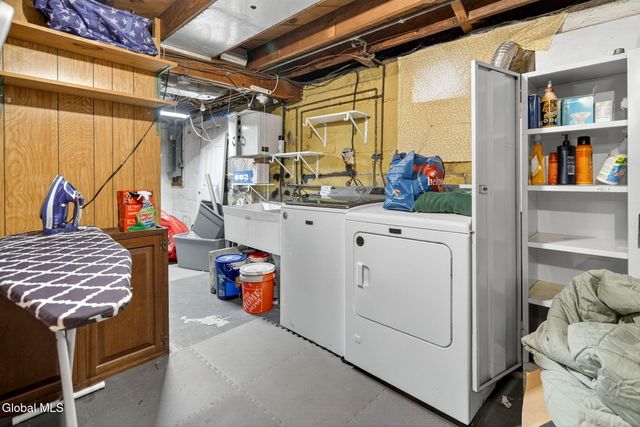 4 Old Fort Avenue, Rotterdam, NY 12306