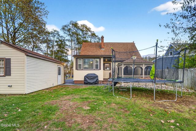 4 Old Fort Avenue, Rotterdam, NY 12306