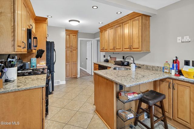 4 Old Fort Avenue, Rotterdam, NY 12306