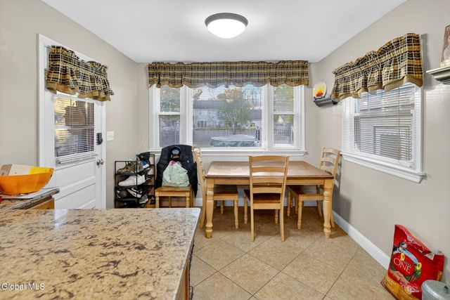 4 Old Fort Avenue, Rotterdam, NY 12306