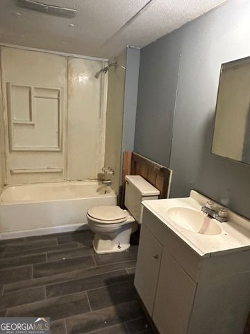 264 Lakeview Drive, Locust Grove, GA 30248