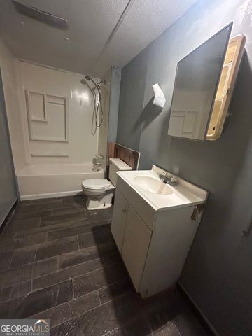 264 Lakeview Drive, Locust Grove, GA 30248