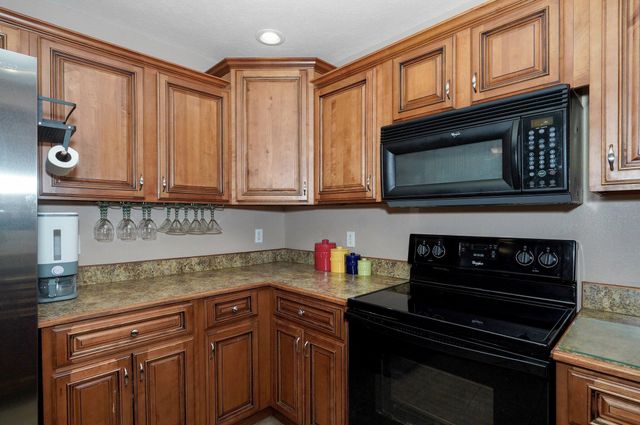 3031 W Augusta Hills Street, Springfield, MO 65803