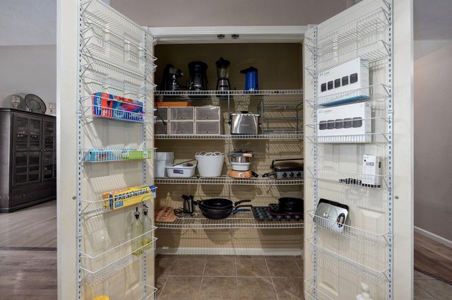 3031 W Augusta Hills Street, Springfield, MO 65803