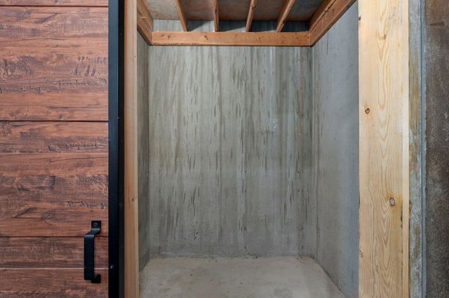 3031 W Augusta Hills Street, Springfield, MO 65803