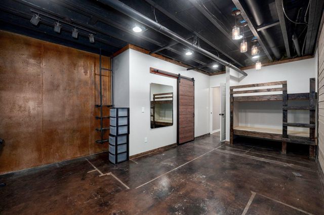 3031 W Augusta Hills Street, Springfield, MO 65803