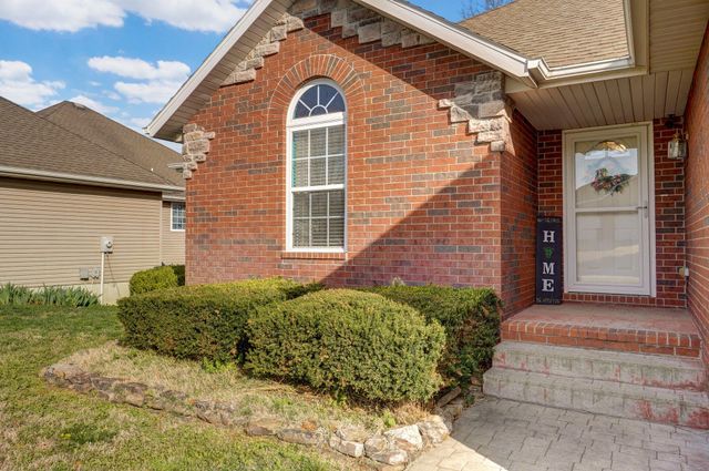 3031 W Augusta Hills Street, Springfield, MO 65803