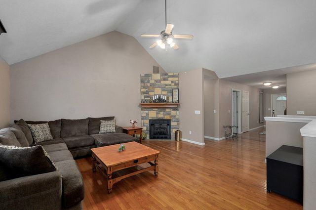 3031 W Augusta Hills Street, Springfield, MO 65803