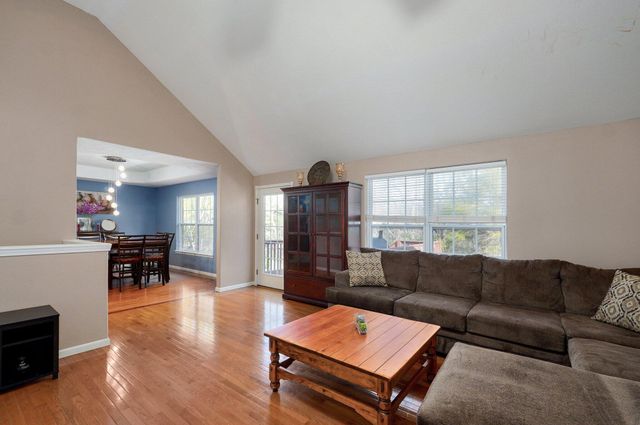 3031 W Augusta Hills Street, Springfield, MO 65803