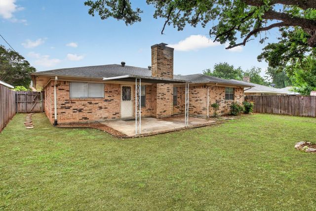 2132 Sandy Lane, Irving, TX 75060