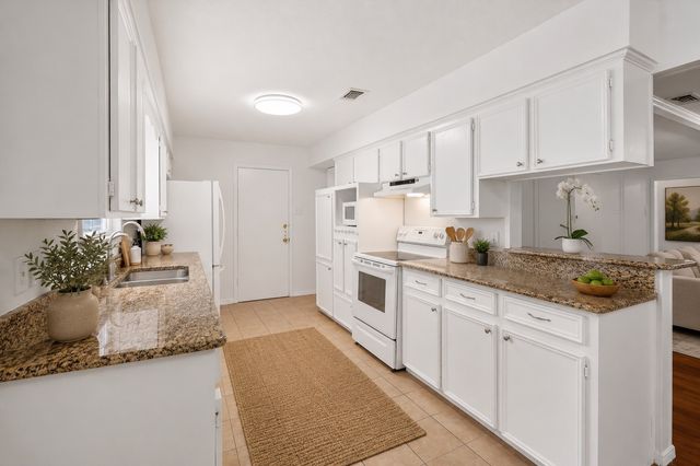 2132 Sandy Lane, Irving, TX 75060