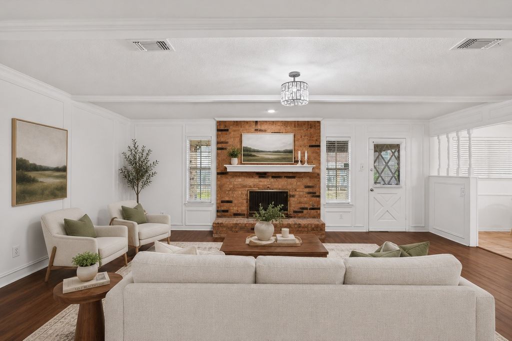 2132 Sandy Lane, Irving, TX 75060