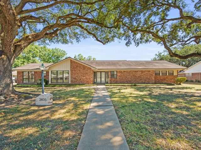 2605 Cypress Lane, Rosenberg, TX 77471