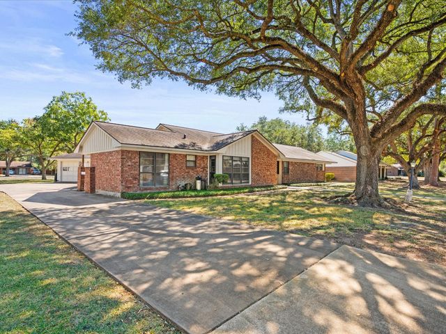 2605 Cypress Lane, Rosenberg, TX 77471
